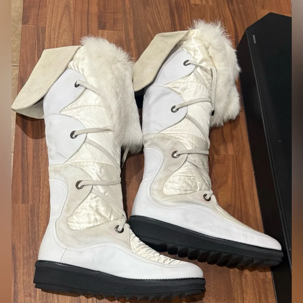 Preowned Aquatalia White Fur-Trimmed Tall Women's Boots - Picture 7 of 11